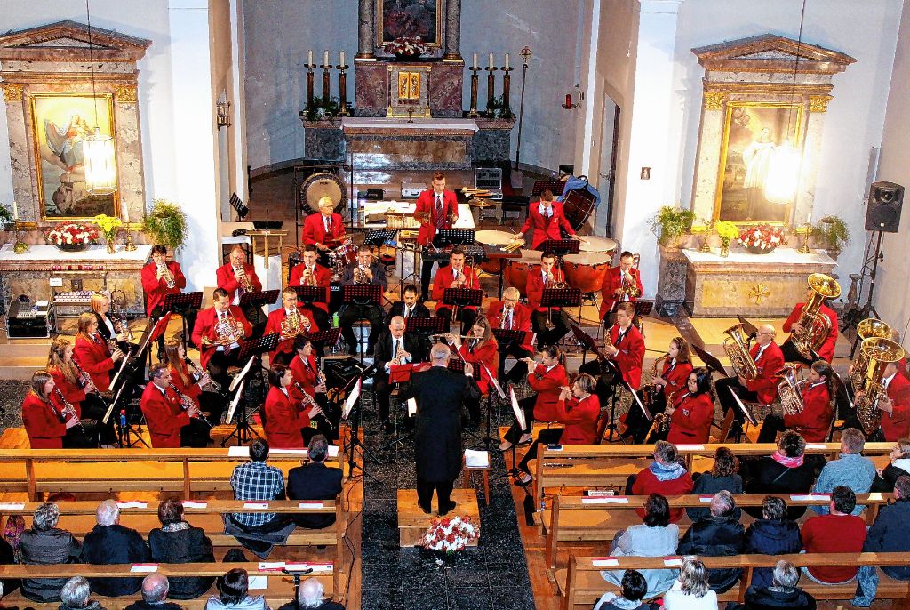 Efringen-Kirchen: Stehender Applaus für Musikverein