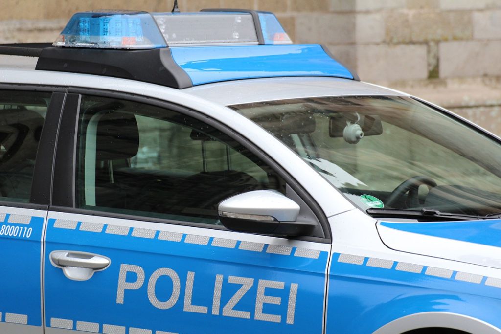 Rheinfelden : Mann in Zug bedroht und beleidigt