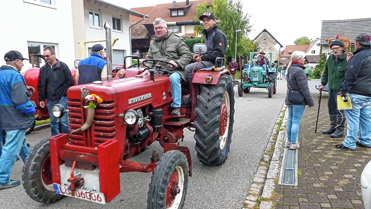250 Traktoren und 3500 bis 4000 Besucher fanden sich beim Welmlinger Bulldogtreffen auf dem Festplatz sowie im gesamten Dorfkern von Welmlingen ein.