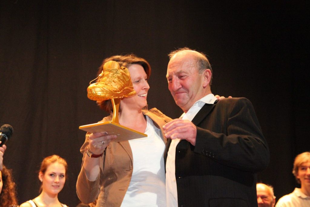 Lörrach: „Goldener Turnschuh“ für Hansi Gempp