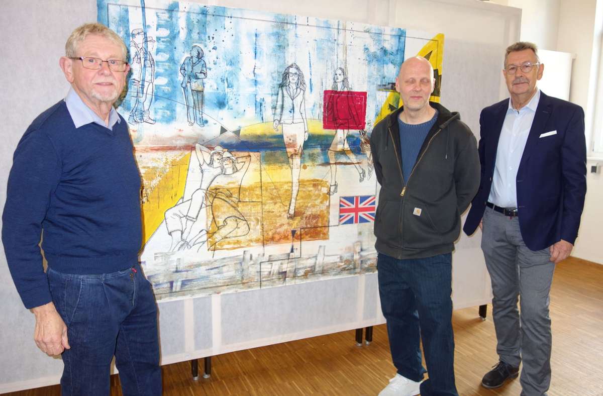 Bernd Wuchner, Gerit Koglin und Thomas Döbele (v.l.)  vor einem Kunstwerk von Waltraud Wuchner Foto: /Gudrun Gehr