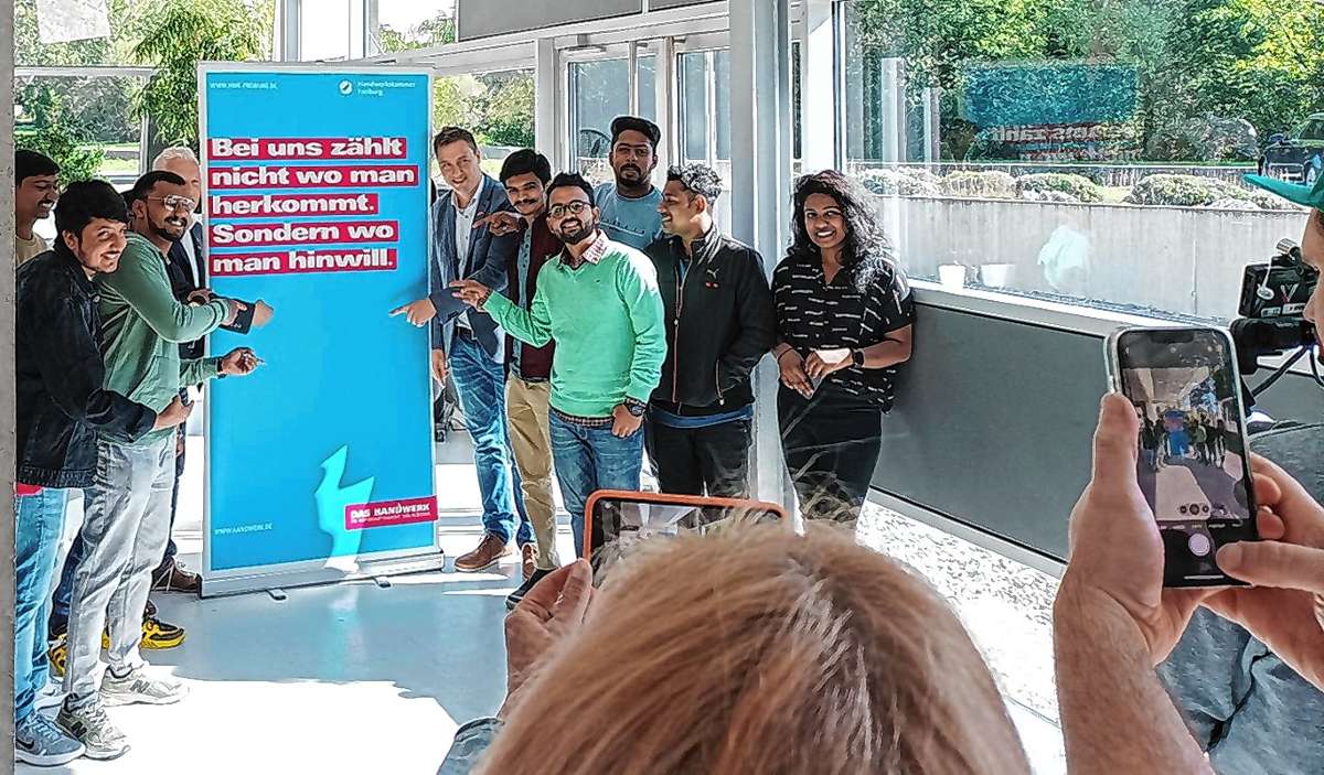 Projektpartner und -teilnehmer freuten sich über die Ankunft der indischen Auszubildenden in Südbaden und das große Medienecho. Foto: Handwerkskammer Freiburg