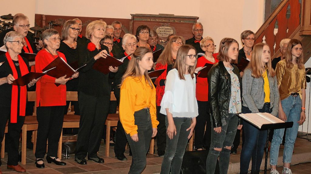 Schallbach: Mit Gospelliedern das Publikum mitgerissen
