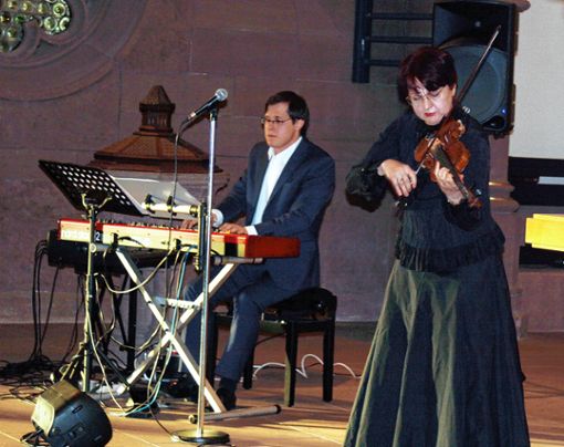 Die russische Geigerin Ivetta Viatet und der ukrainische Pianist Andrii Stepanenko boten eine Kostprobe ihres exzellenten Könnens. Foto: Ines Bode