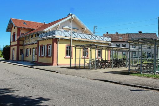 Der Bahnhof in Maulburg. Hier entstanden vier Wohnungen. Foto: Harald Pflüger