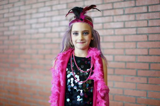 Stella (7 Jahre): „Meine Mama hat mir das Kostüm als Charleston Girl ausgesucht. Ich weiß nicht genau was das ist, aber das Kleid hatte ich schon davor und finde es sehr schön.“ Foto: Kristoff Meller Foto: mek