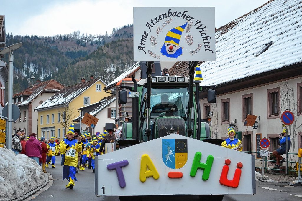 Zell im Wiesental: Freude über Umzugswagen aus Atzenbach