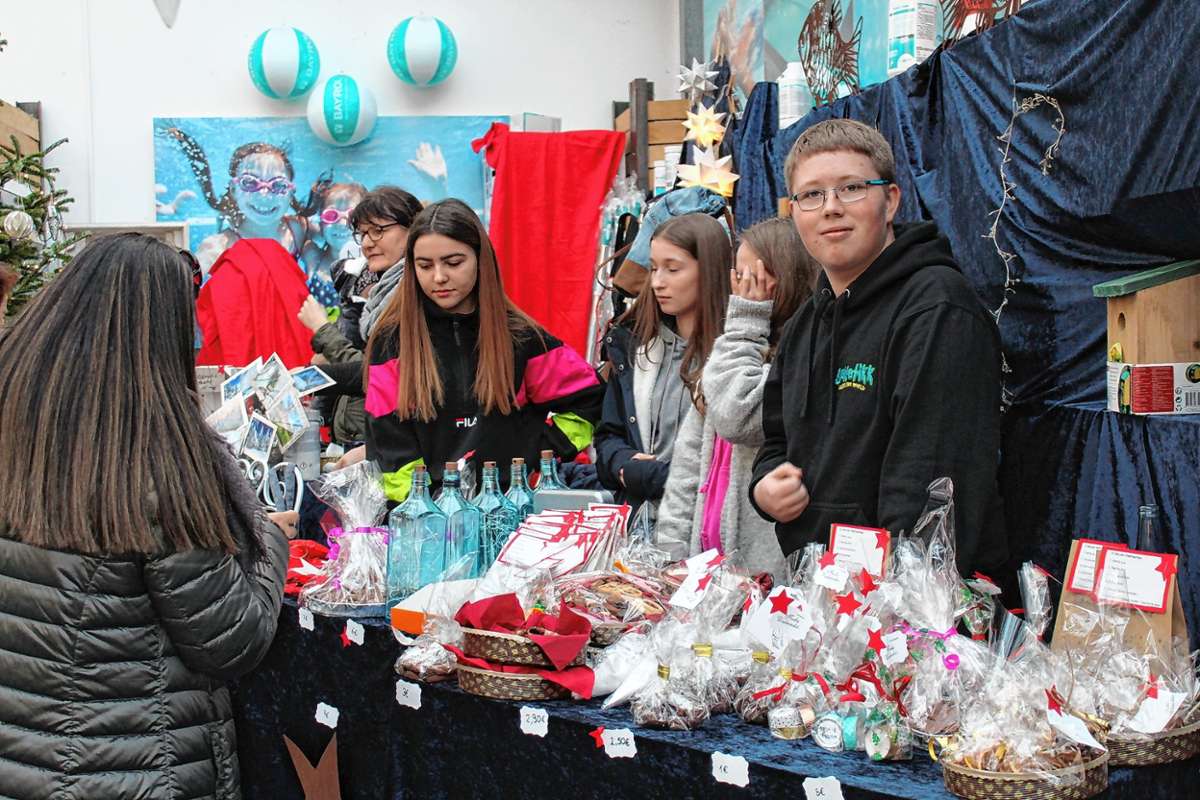 Rümmingen: Weihnachtsmarkt bei Firma Hügel in Rümmingen