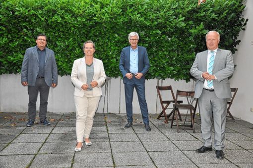 Lukas Griesbaum,  Diana Stöcker, Horst Eckert und Peter Weiß (von links) sprachen über die Situation von Minijobbern. Foto: Jutta Schütz Foto: Weiler Zeitung
