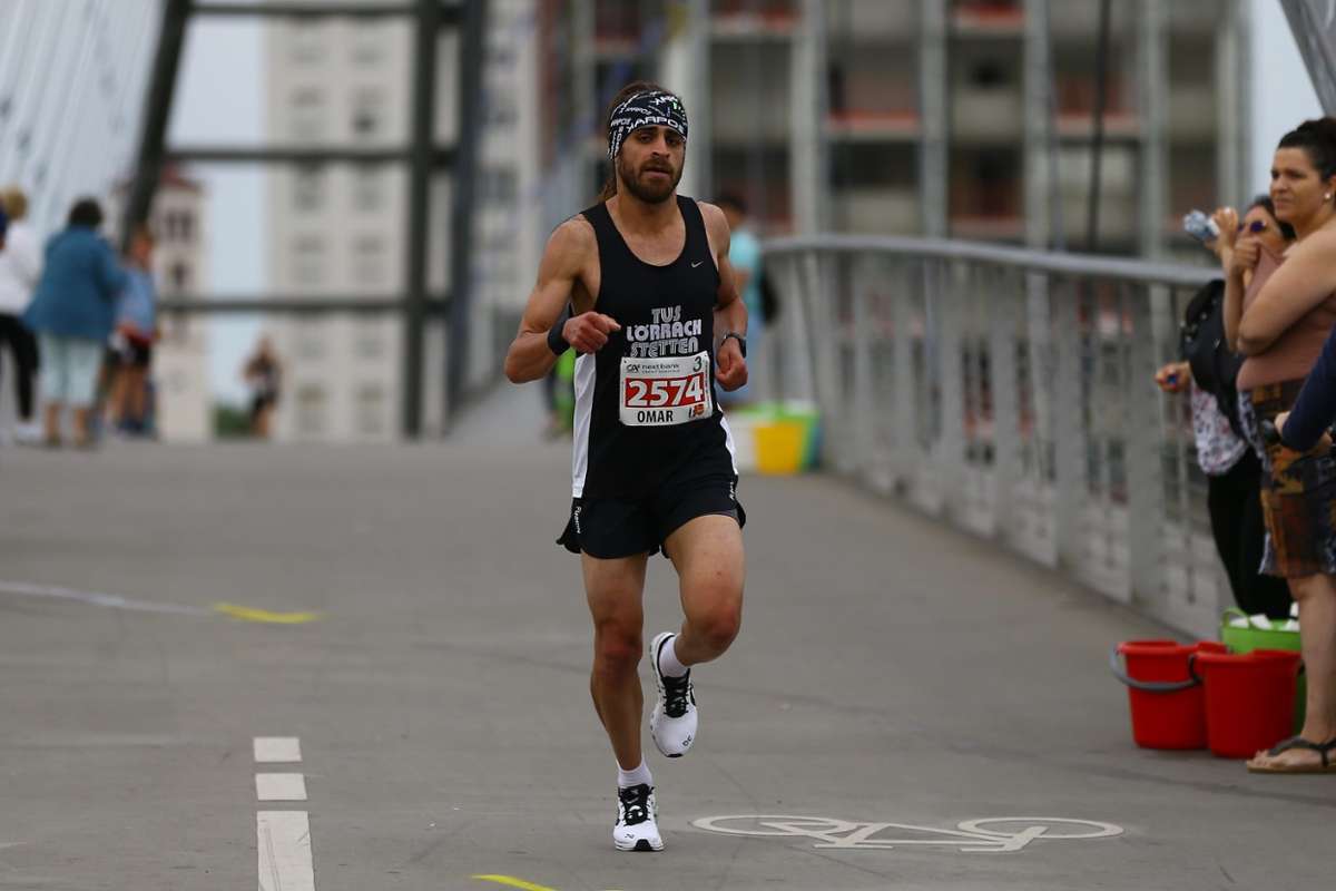 Omar Tareq (TuS Lörrach-Stetten) wird Zweiter über die 10,1 Kilometer-Strecke.