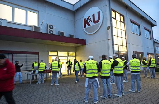 Die Nachtschicht bei der Großbäckerei Bäckerbub in Neuenburg schloss sich dem Warnstreik der Gewerkschaft NGG an. Es geht um deutliche Lohnforderungen. Foto: Volker Münch
