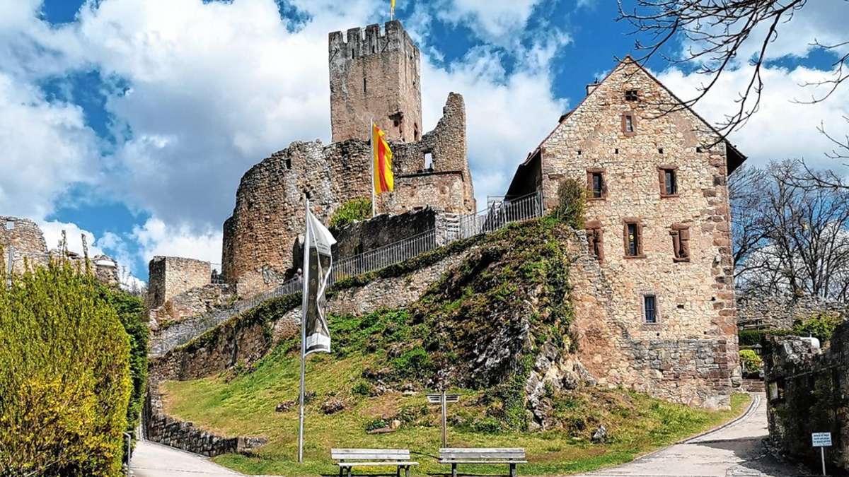 Lörracher Nahverkehr: Bus zur Burg Rötteln bleibt auf der Agenda