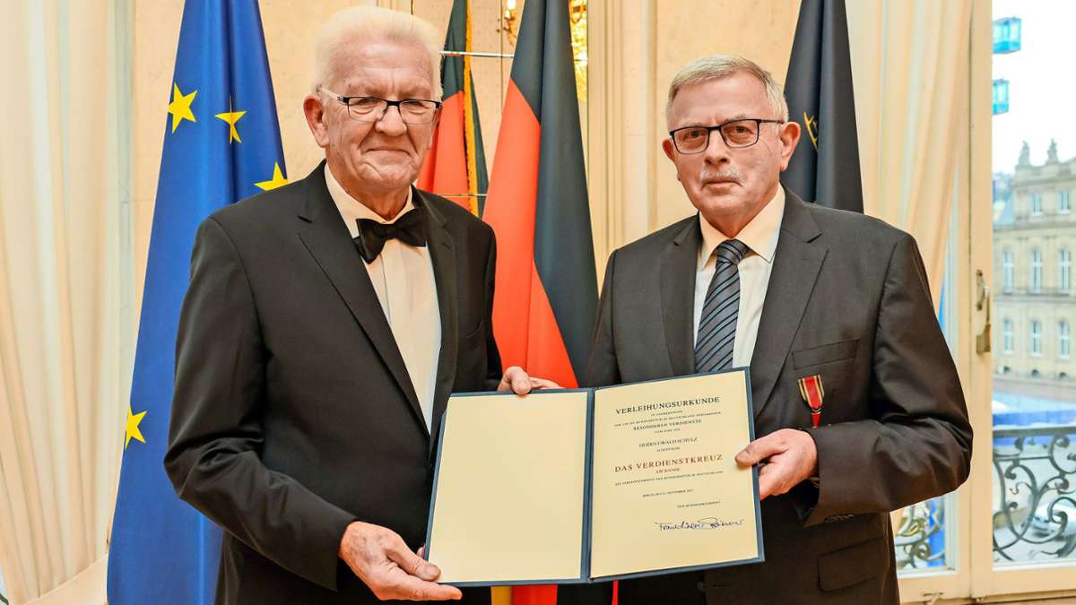 Hohe Würdigung: Bundesverdienstkreuz für Schopfheimer Ewald Schulz