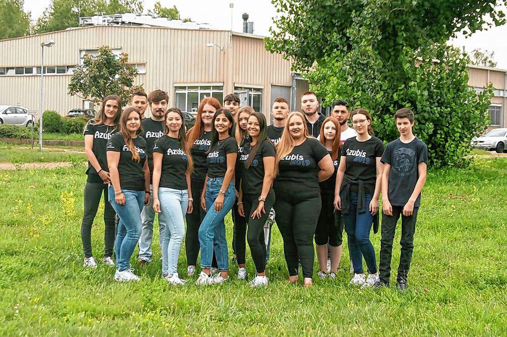Grenzach-Wyhlen: 17 Auszubildende starten bei der Firma Wetzel ins Berufsleben