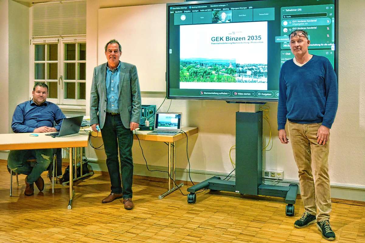 Andreas Schneucker (Mitte), GVV-Geschäftsführer Dominik Kiesewetter (links) und Frank Leichsenring Foto: Joachim Pinkawa
