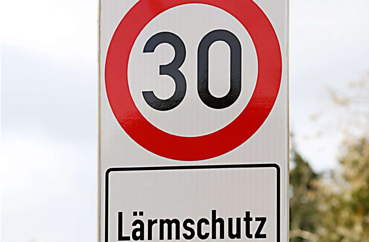Lörrach: Weniger Lärm: Neue Tempo-30-Schilder liegen bereit