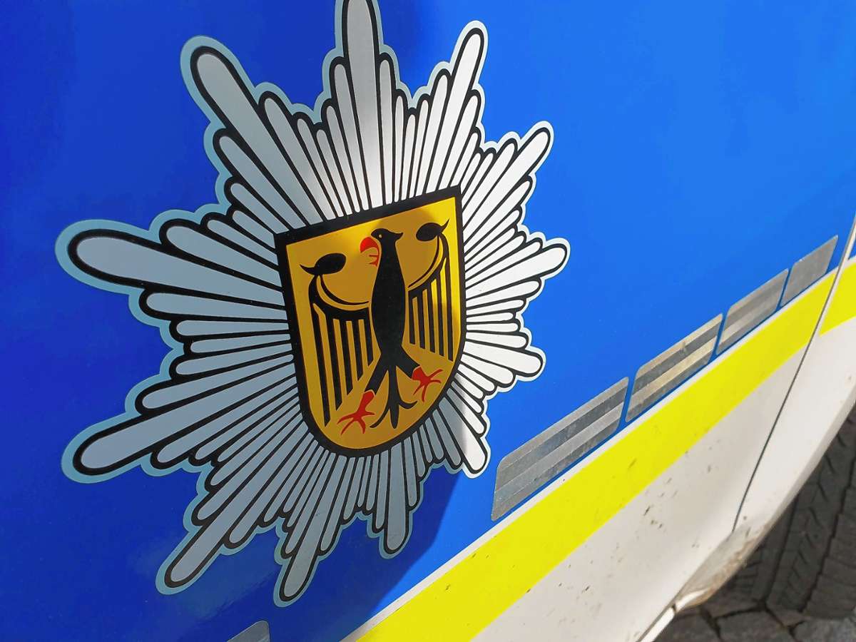 Die Bundespolizei kontrollierte einen Fernbus Foto: Maximilian Müller