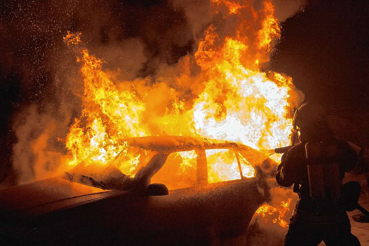 Schopfheim: Audi brennt – Fahrer flieht durchs Fenster