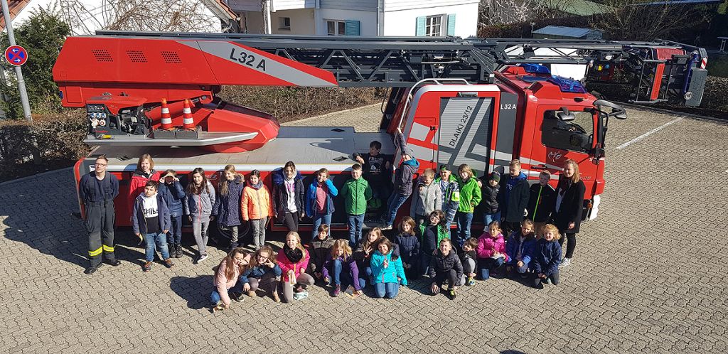 Lörrach: Schlossbergschüler besuchen die Feuerwehr