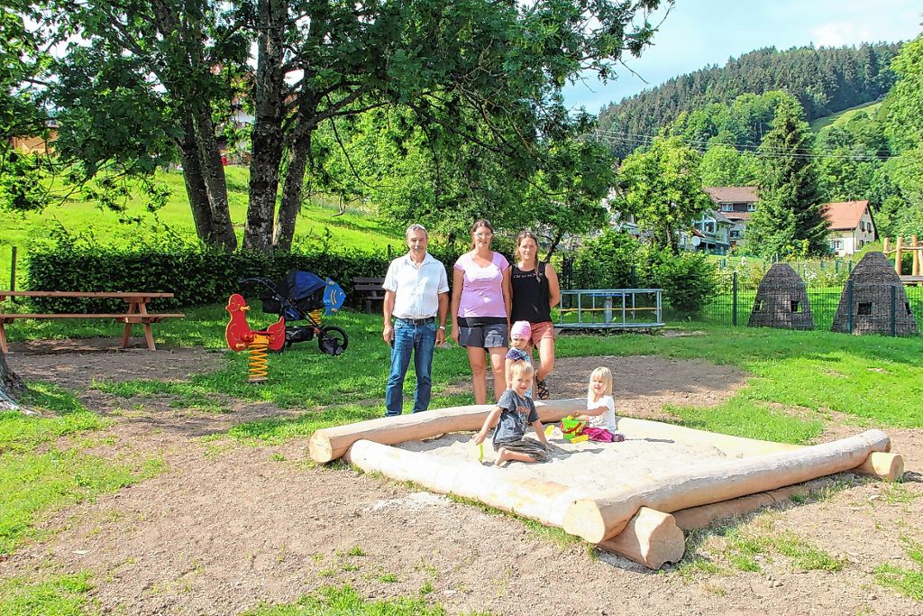 Malsburg-Marzell: Großzügige Spende für den Spielplatz