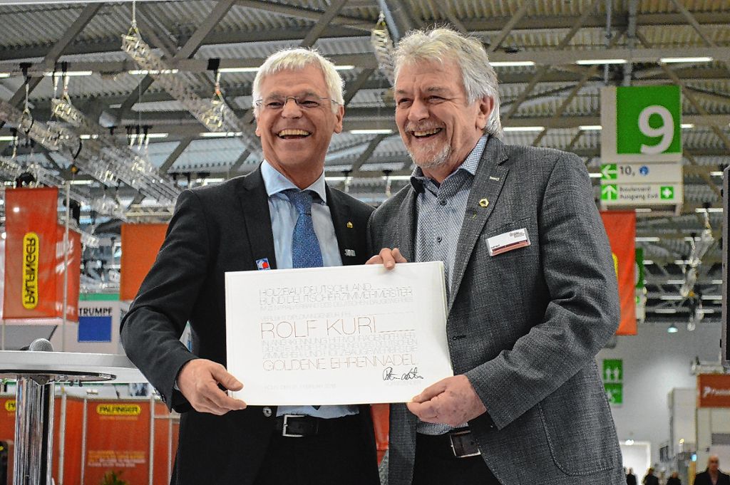 Schopfheim: Goldene Ehrennadel für Rolf Kuri