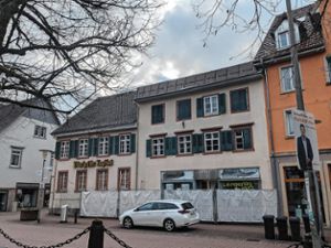 Nicht mehr unter Schutz: Die Stadt darf die alten Uehlin-Häuser jetzt doch abreißen. Foto: Werner Müller Foto: Markgräfler Tagblatt