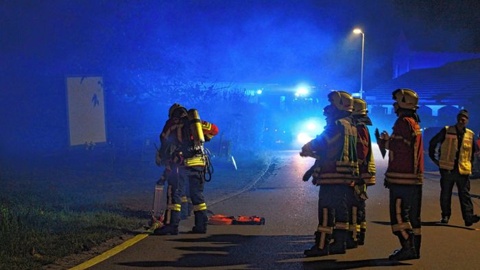 Weil am Rhein: Brandbekämpfung und Menschenrettung: Übung der Freiwilligen Feuerwehr in Märkt