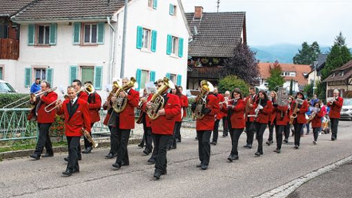 Flott ging es zu beim Musikverein Eggenertal, der dieser Tage durch die Dörfer zog.Foto: zVg Foto: Weiler Zeitung
