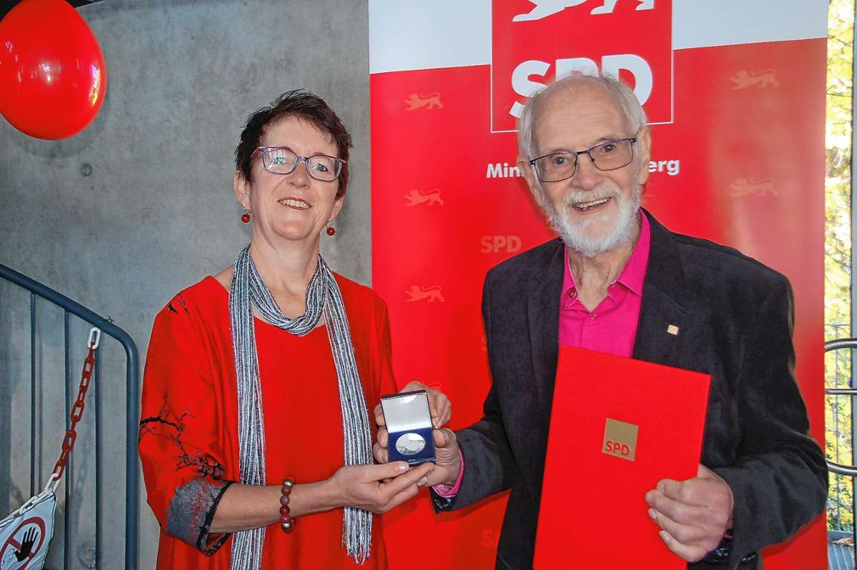 Rheinfelden: SPD ehrt Wilhelm Hundorf mit der Willy-Brandt-Medaille