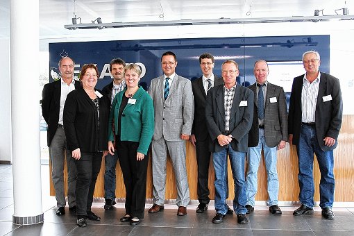 Die Wirtschaftsförderer aus zwei Landkreisen trafen sich dieser Tage bei der Firma Ekato in Schopfheim Foto: zVg Foto: Markgräfler Tagblatt