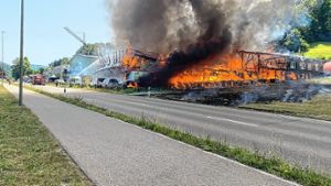 Basel: Großbrand zerstört Firma