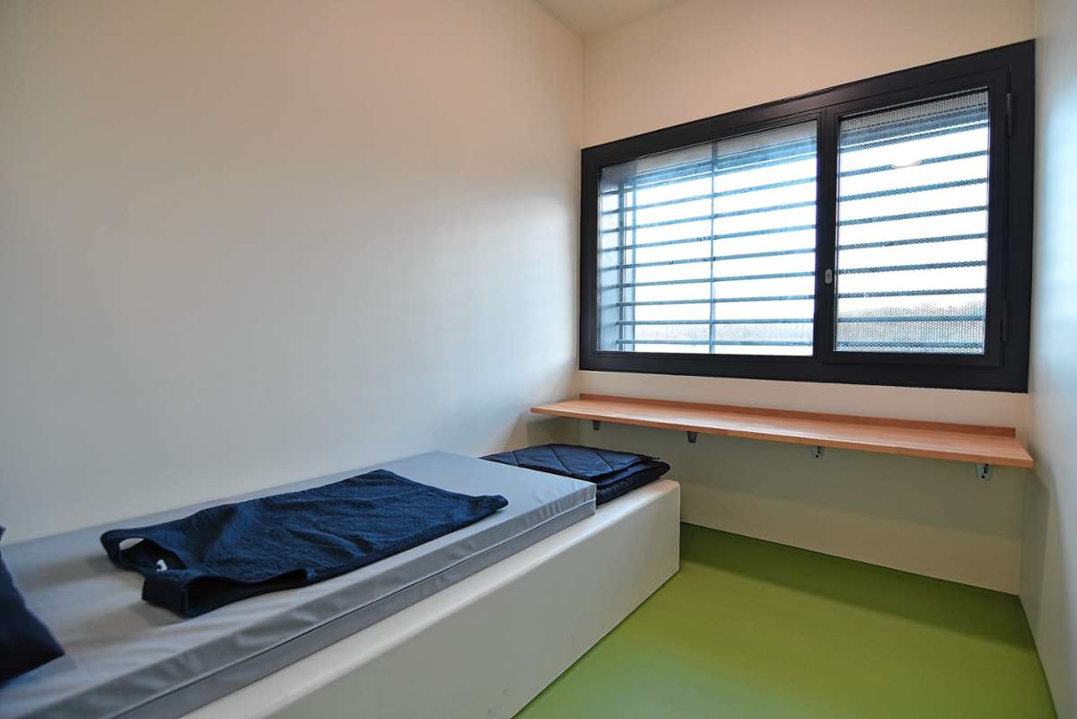 Eine abgewiesene Asylbewerberin hat sich im Juni 2018 im Untersuchungsgefängnis Waaghof in Basel erhängt (Symbolfoto).  Foto: Michael Werndorff