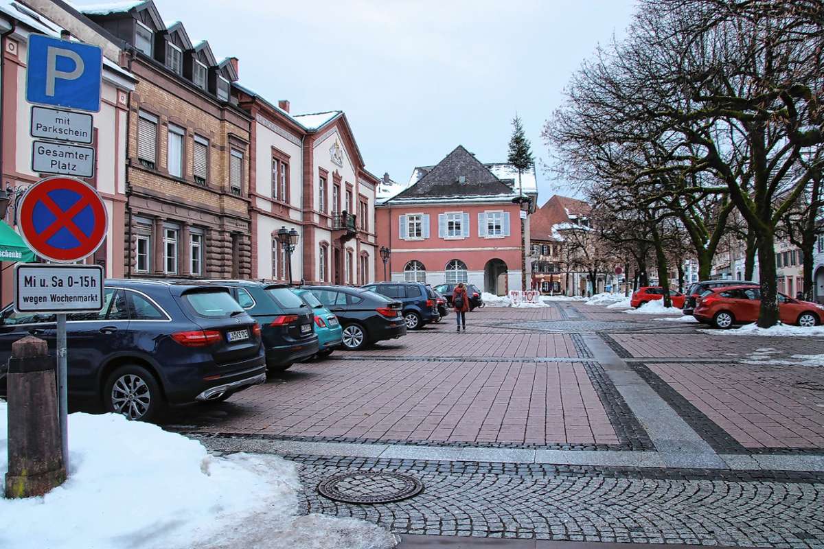 Statt auf dem Marktplatz sollen die Autos im Uehlin-Parkhaus abgestellt worden – das fordert die BI.