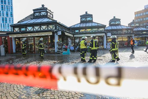 Zu einem Küchenbrand in einem Blumenladen auf dem Bahnhofsplatz musste die Lörracher Feuerwehr am Samstag ausrücken. Foto: Kristoff Meller  Foto: mek
