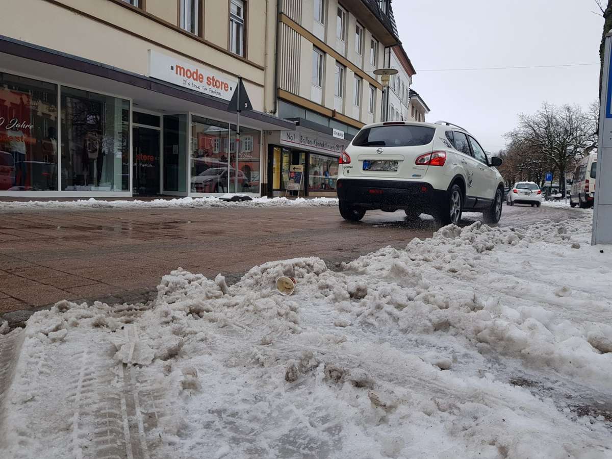 Kreis Lörrach/Oberes Wiesental/Dinkelberg: Schnee sorgt für Verkehrsbehinderungen
