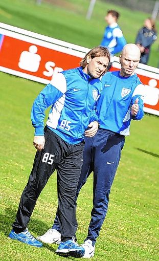 Weiler Trainergespann: An­dreas Schepperle (l.) und Heiko Schwarze. 
Foto: Mirko Bähr Foto: Die Oberbadische