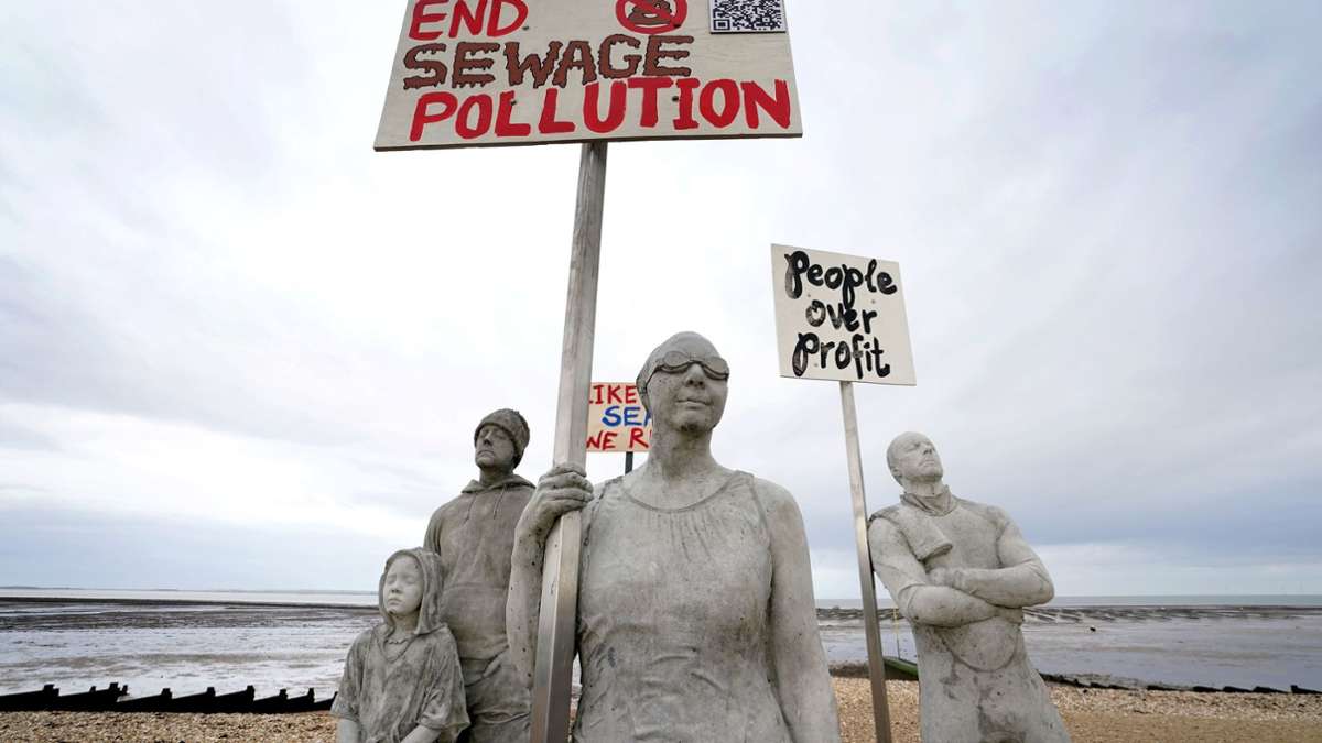 Sewage instead of idyll: Why does poo pollute Britain’s coast?