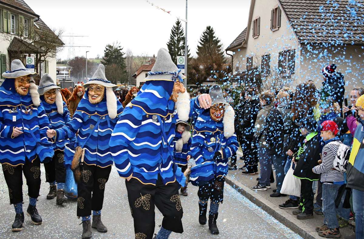 Die Dorfhäxe erwarten viele Teilnehmer und noch mehr Zuschauer zum Rümminger Rosenmontagsumzug 2023 am 20. Februar. Foto: Ralph Lacher