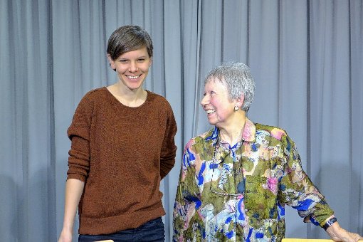 Daniela Dill (l.) und Hilda Jauslin nach einer genussreichen Textpräsentation im Hebelsaal.  Foto: Vogl Foto: Die Oberbadische