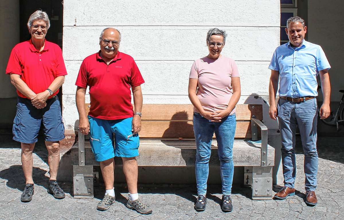 Schopfheim: Mit Armlehne und Aufstehhilfe