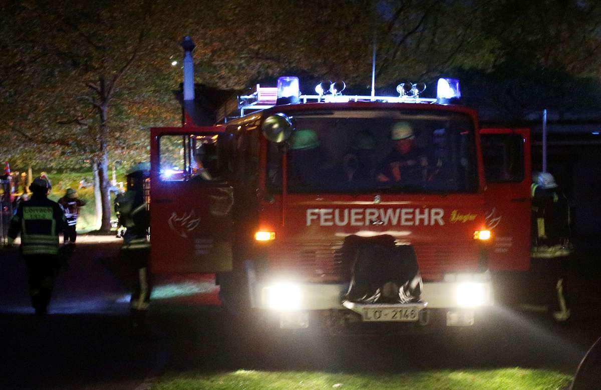 Neuenburg : Explosionsgefahr nach Brand in Gewerbegebiet
