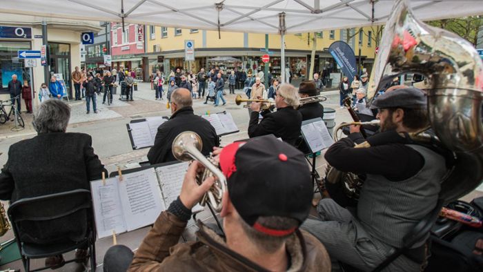 Frühlingsfest abgesagt: 2G-Bändchen für Lörracher Innenstadt?