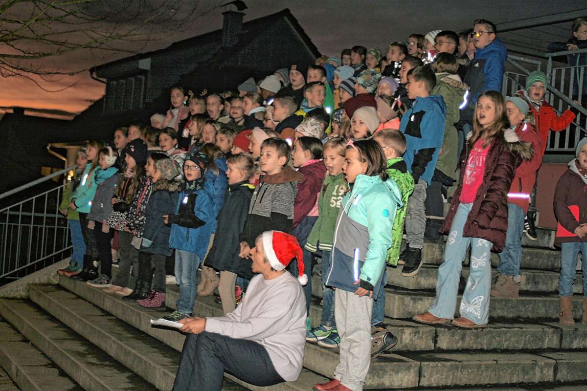 Efringen-Kirchen: Egringer Schule feiert Advent