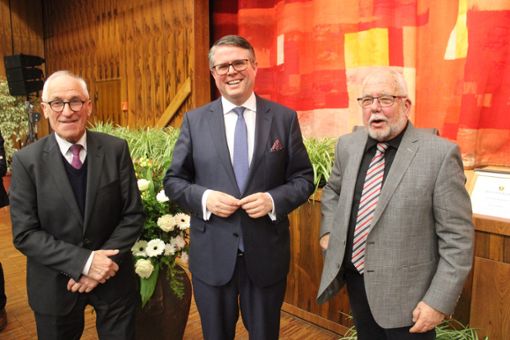 Nach der Ehrung (von links): Ewald Kaiser, Tobias Benz und Helmut Bauckner Quelle: Unbekannt