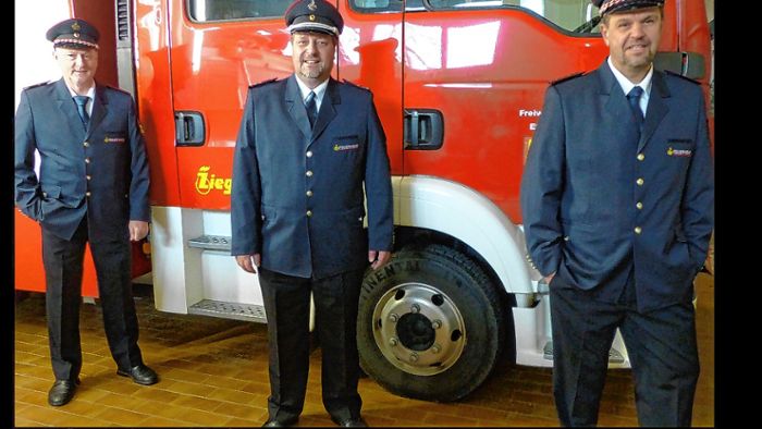 Efringen-Kirchen: Feuerwehr ehrt Kameraden
