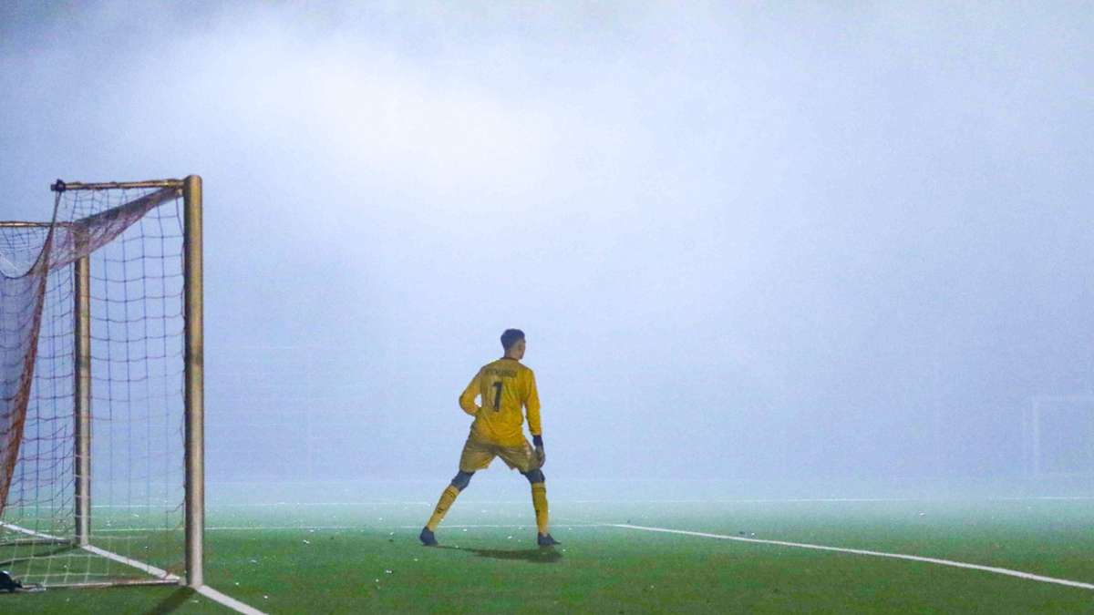 Fußball: Mit Nebel kein Durchblick