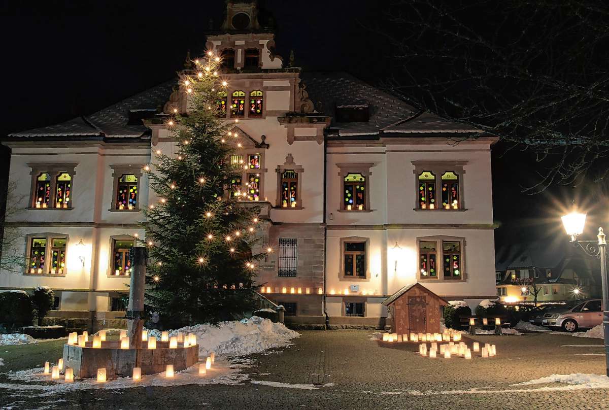 Die Lichter am Rathaus werden leuchten. Foto: Archiv