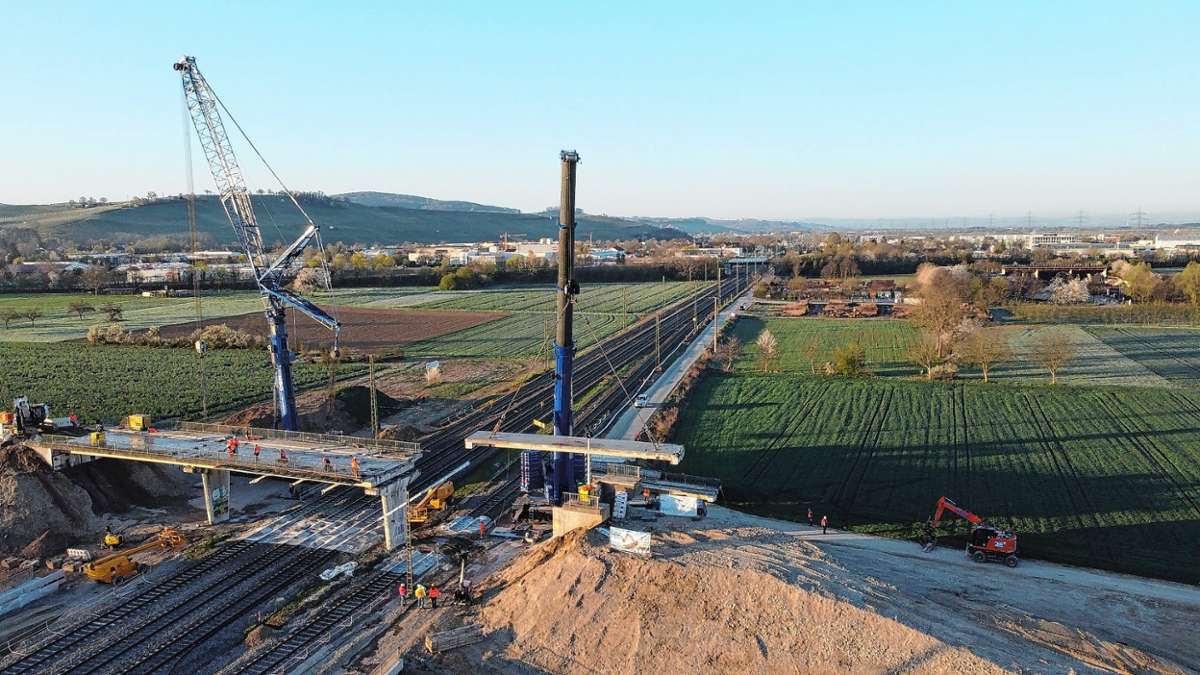 Müllheim: Die Brücke „Zienkener Weg“ über die Rheintalbahn ist Geschichte