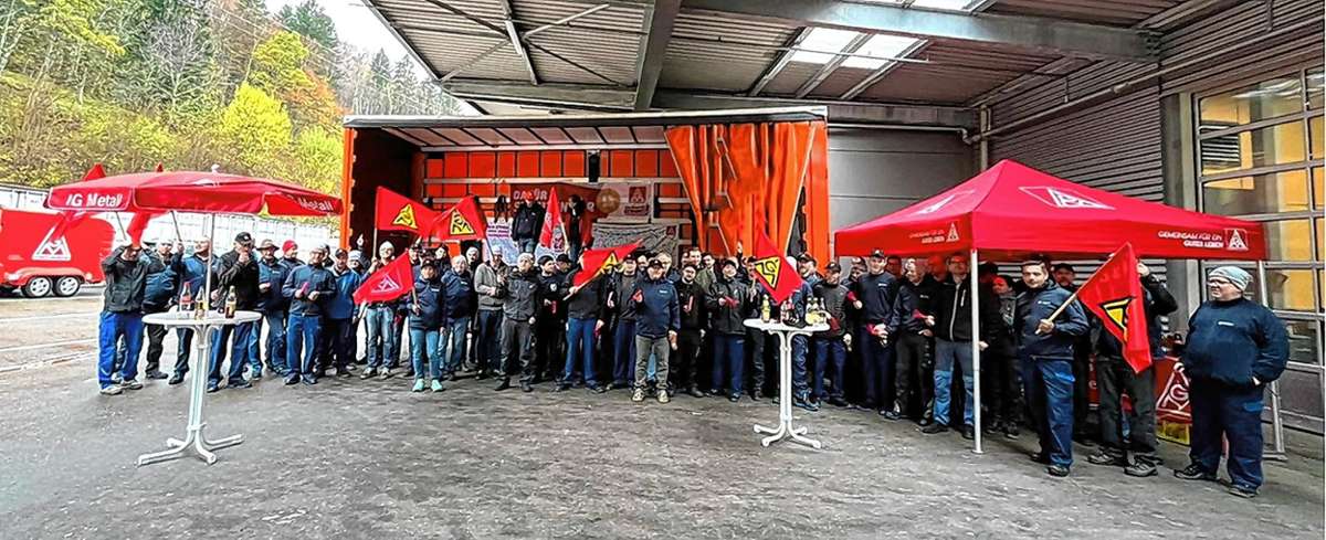 100 Mitarbeiter streiken bei Zahoransky in Geschwend. Foto: zVg