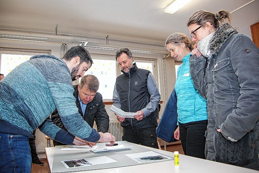 Mit Fotos verdeutlichten die Mitarbeiter dem Planungsbüro wichtige Plätze auf dem Markhof.  Foto: zVg Foto: Die Oberbadische